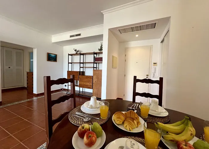 9 By Homing Apartment